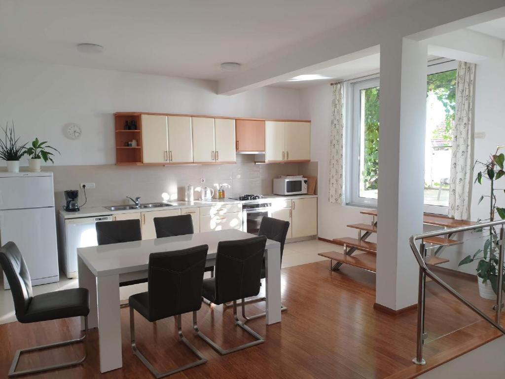 Appartement Abelia, Two Terraces, Hot Tub, Free Parking à Dubrovnik Extérieur photo